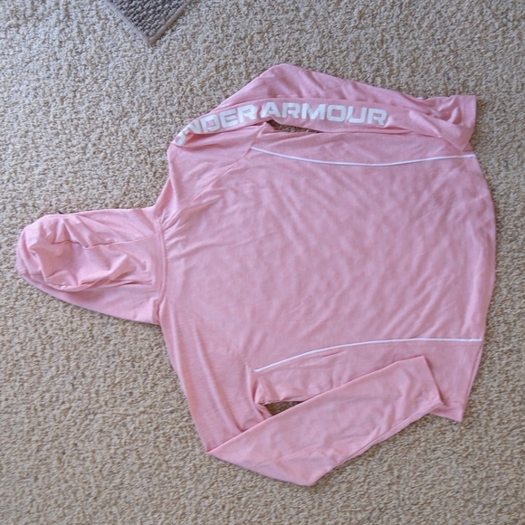 Under Armour top - Picture 2 of 3